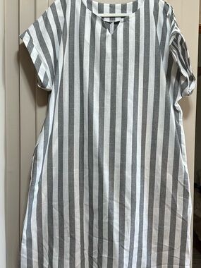 Gray and White Vertical Stripe Women’s Dress Size 1X